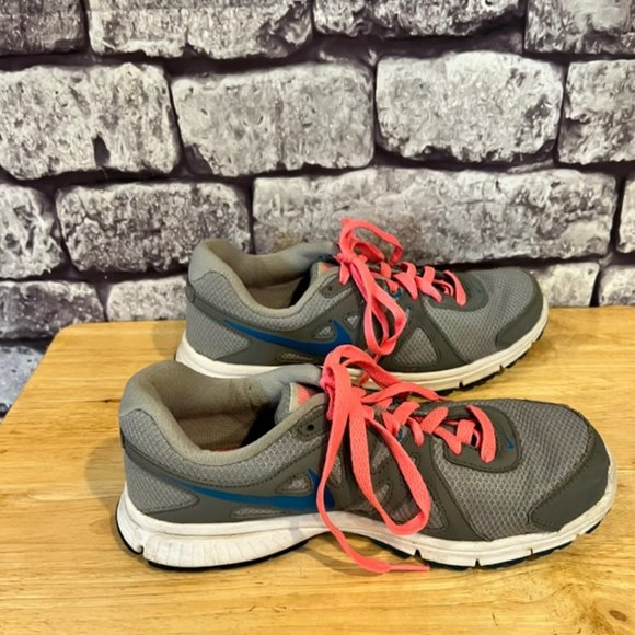 Nike Gray 7 Pink Fabric Lace Up Low Top Sneakers Size 7 1/2 - Picture 3 of 6